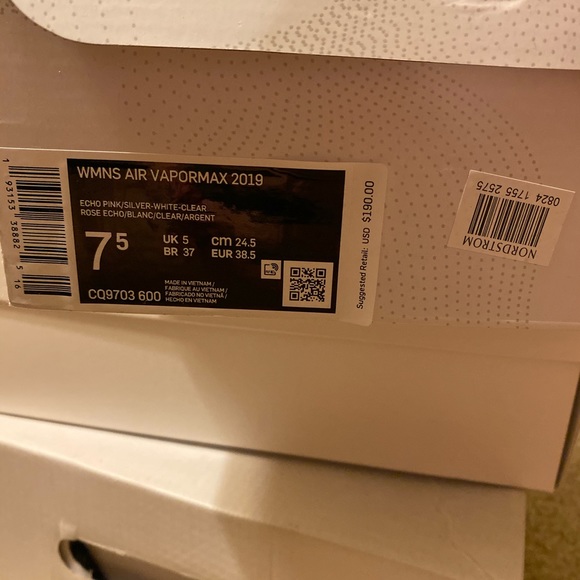 nike vapormax echo pink